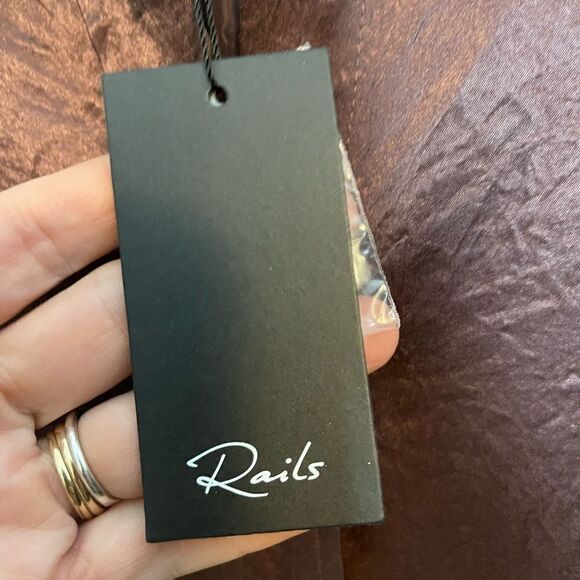 Rails Andrea Top in Nutmeg brown.  Size Large NWT - Picture 9 of 10